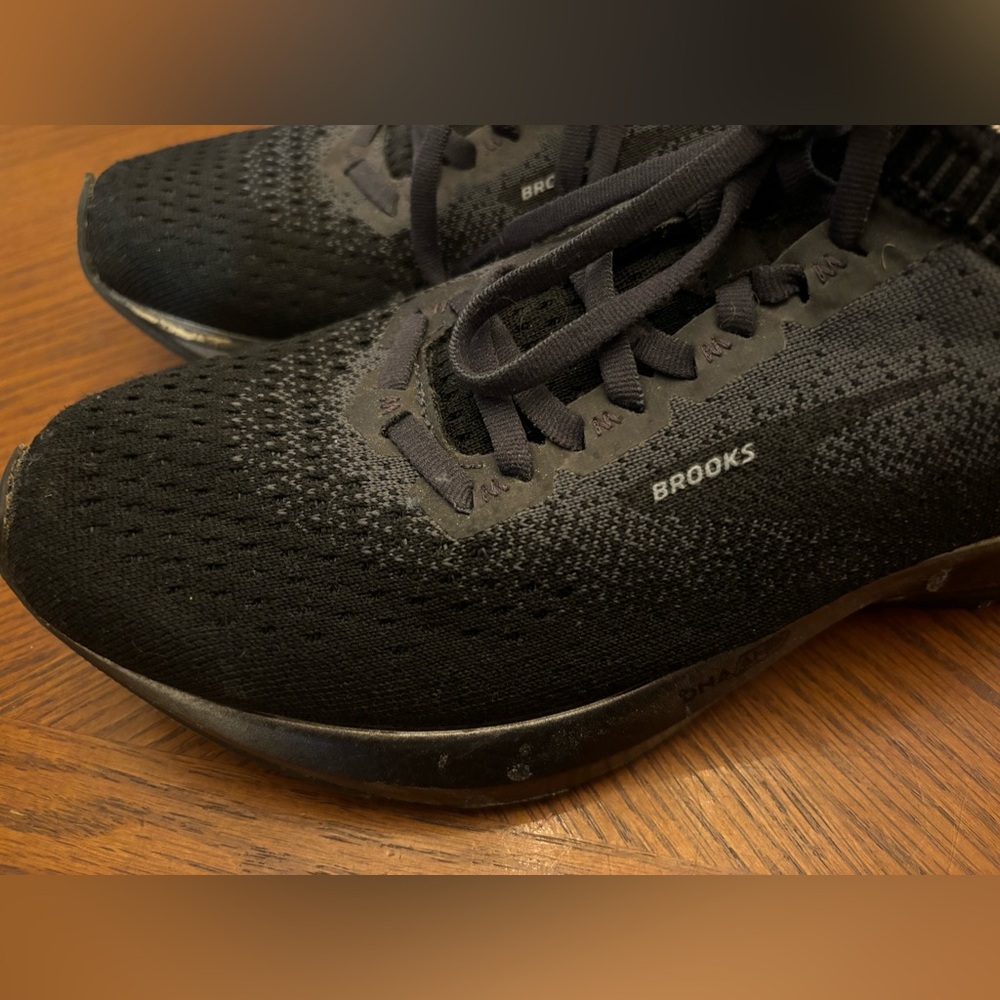 Brooks Levitate Black Running Shoes - Picture 2 of 11